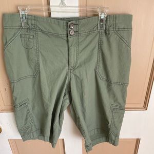 Ladies cargo shorts